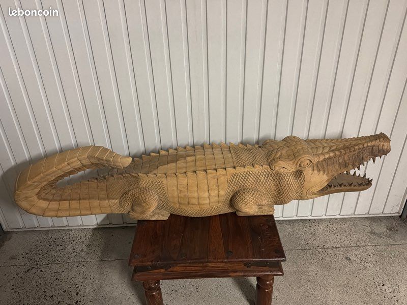 Grande Sculpture Murale Crocodile En Bois – Art Indien Fait Main – 76cm