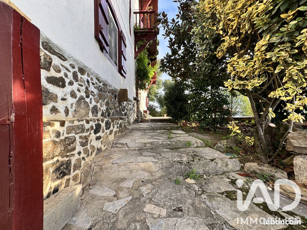 Maison 11 pièces 310 m² · à Armendarits · 310 m² · 610 000 €