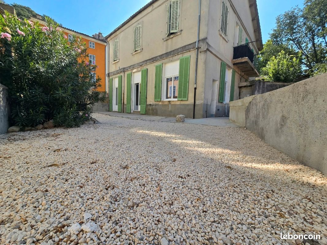 Appartement 3 pièces 55 m² · à Méounes-lès-Montrieux · 55 m² · 185 500 €