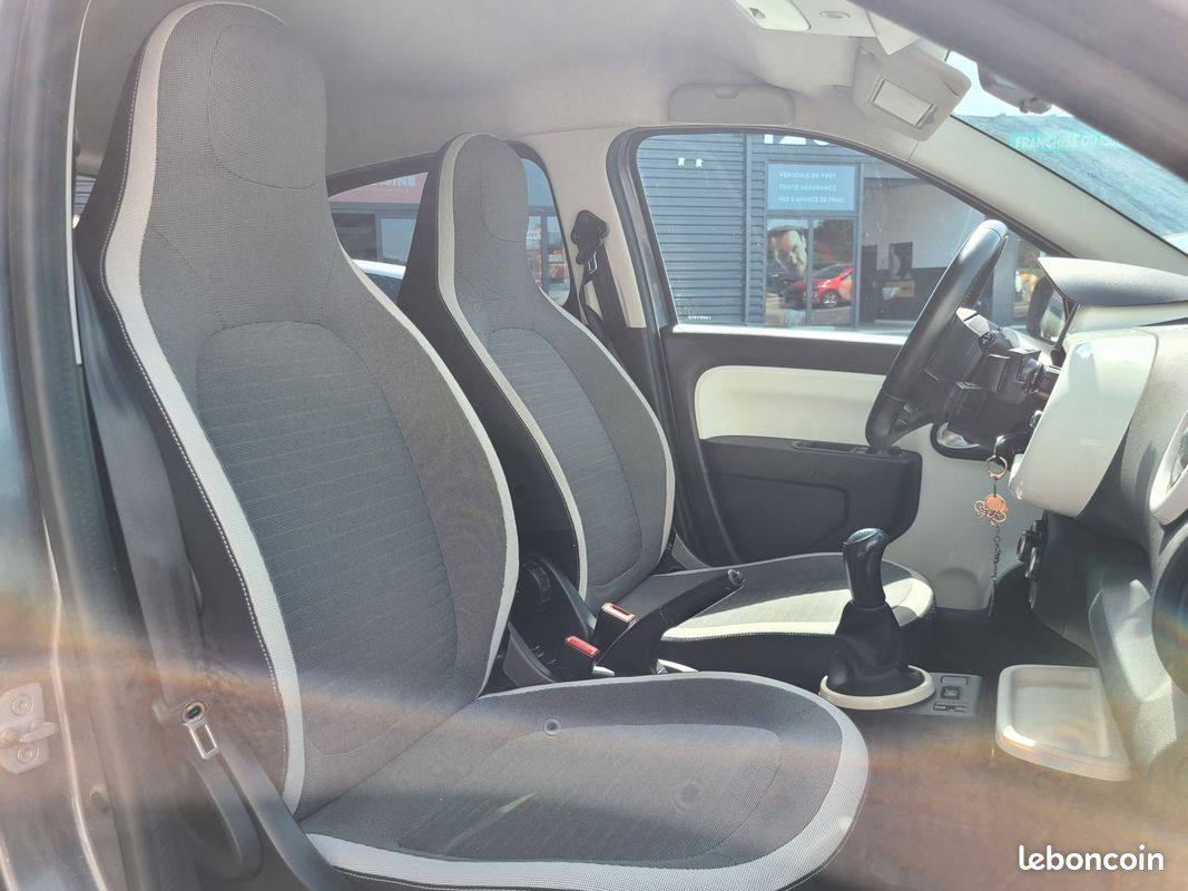 RENAULT TWINGO 1.0 SCE 70 INTENS/ MOTEUR A CHAINe (image 6)