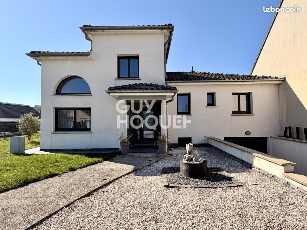 Maison 6 pièces 170 m² · à Bazancourt · 170 m² · 379 000 €