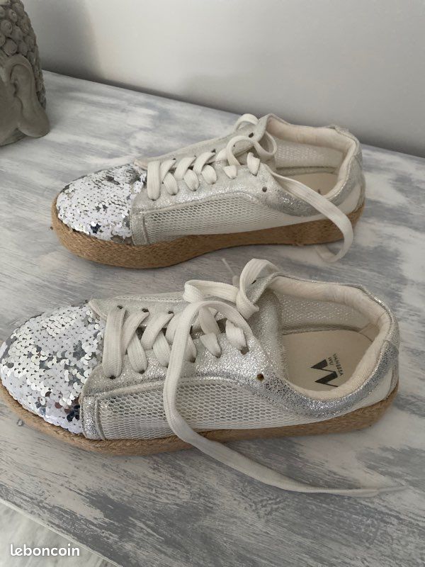 Jolies Basket argentée Vanessa Wu Chaussures