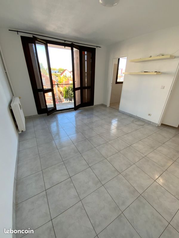 Appartement 1 pièce 27 m² · à Ivry-sur-Seine · 27 m² · 750 €/mois