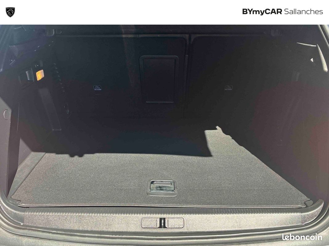 PEUGEOT 3008 Hybrid4 300 e-EAT8 GT Pack (image 12)