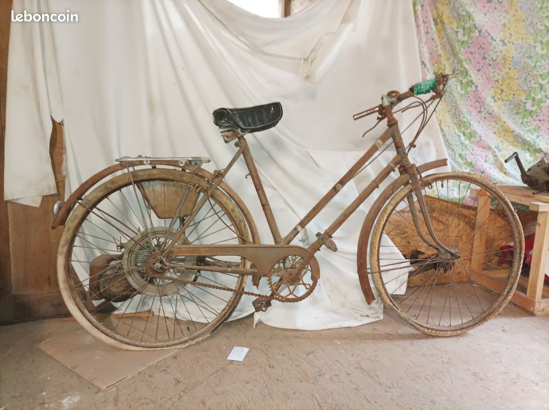 Bicyclette  moteur auxiliaire VAP - Collection