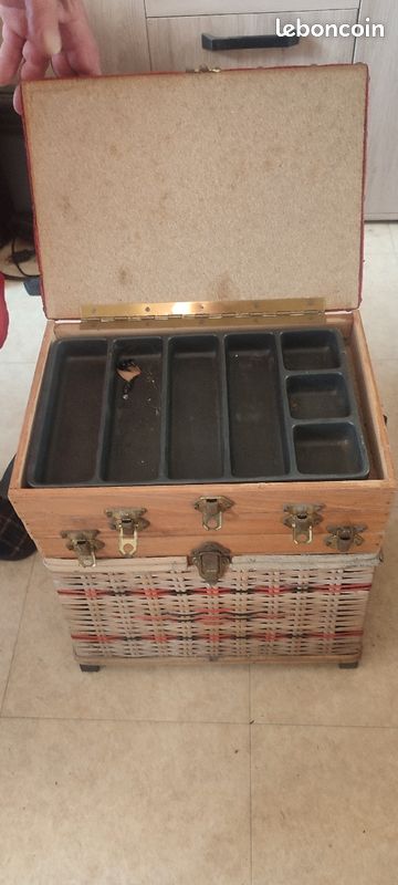 Boite a pêche ancienne (image 3)