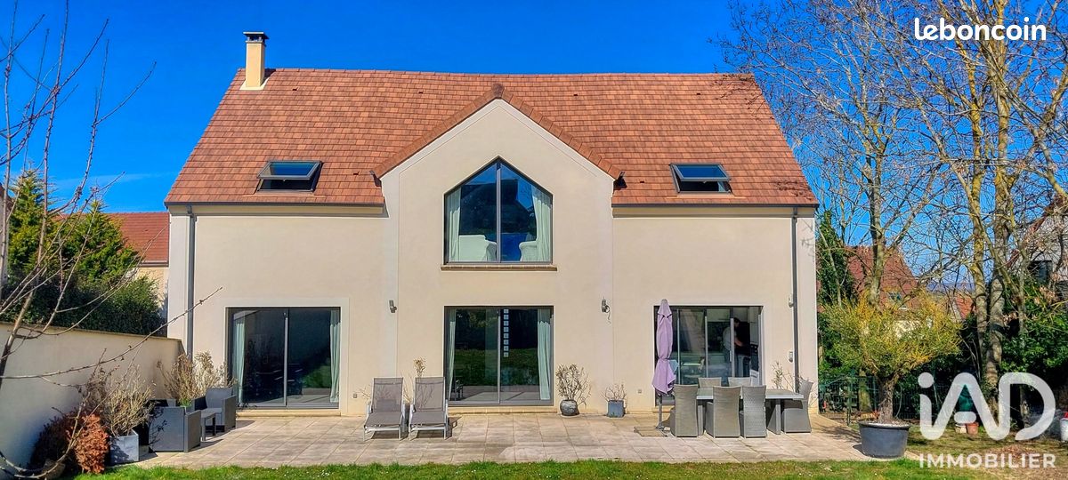 Maison 8 pièces 210 m² · à Morainvilliers · 210 m² · 795 000 €