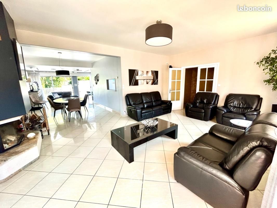 Maison 7 pièces 238 m² · à Loos · 238 m² · 599 000 €