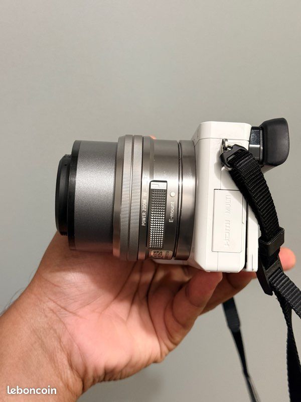 Sony Alpha A6000 + 16-50 mm OSS – Excellent état (image 3)