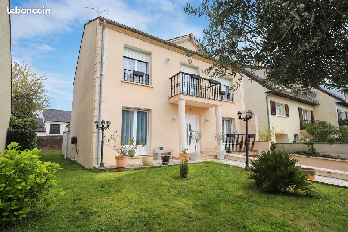 Maison 6 pièces 151 m² · à Pontault-Combault · 151 m² · 479 000 €