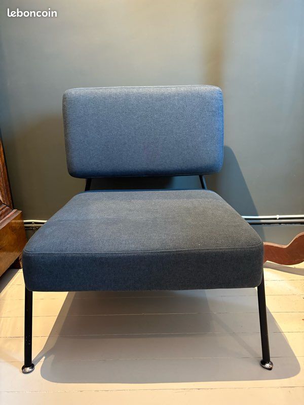 Knox, fauteuil d’appoint, bleu égée Made.com (image 1)