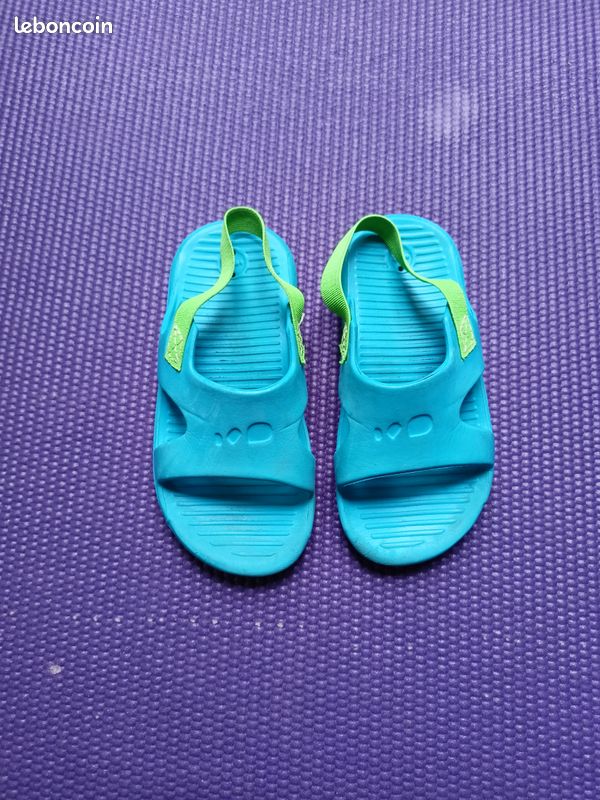 Tongs Nabaiji taille 23-24 Chaussures