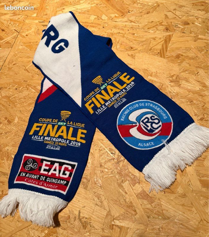 Lot 4 Echarpe EAG GUINGAMP Coupe de France 2009 supporter scarf