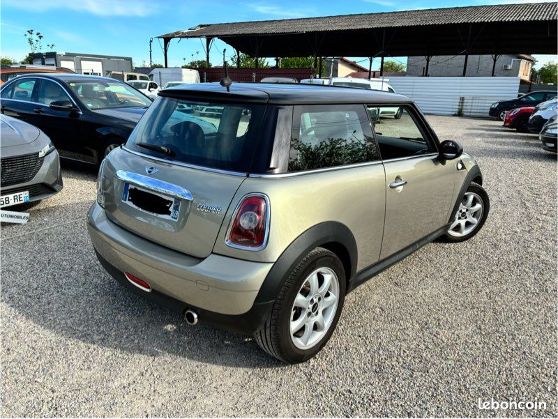 Mini Cooper (image 2)