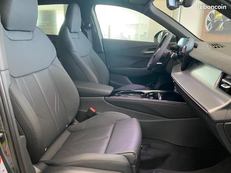 Audi Q3 1.5 e-hybrid 272ch S line S tronic 6 (image 16)