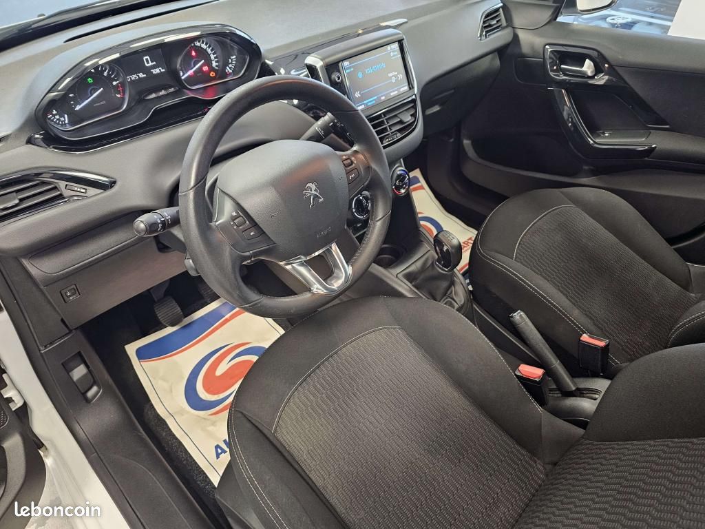 PEUGEOT 208 1.2i PureTech 12V - 82 BERLINE Active PHASE 2 (image 7)