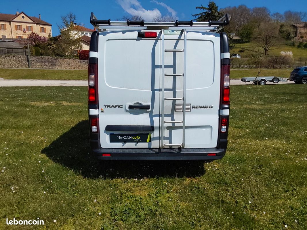 TRAFIC L1H1 2.0 DCI 120 cv GRAND CONFORT (image 2)
