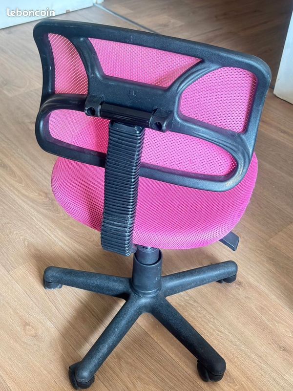 Chaise de bureau rose
Chaise rose à roulettes (image 2)