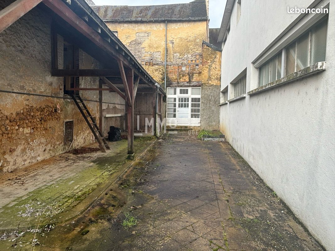 Immeuble 150 m² Saint-Calais (image 3)