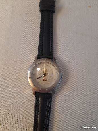 Montre Et Pins Volontaires Coupe Du Monde De Football 1998