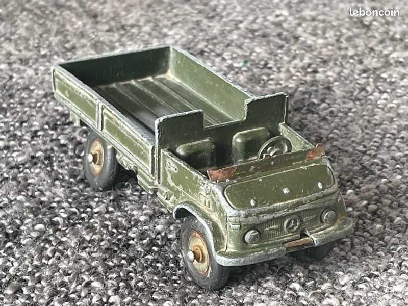 Coche miniatura Mercedes Unimog 1/87 Wiking U401 rouge foncé 1956 - Coches-minia