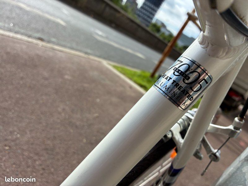 Vélo de course Interom Campagnolo aluminium (image 6)