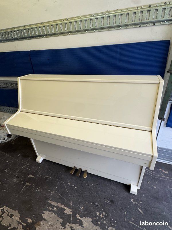 Piano droit YONG CHANG (image 1)