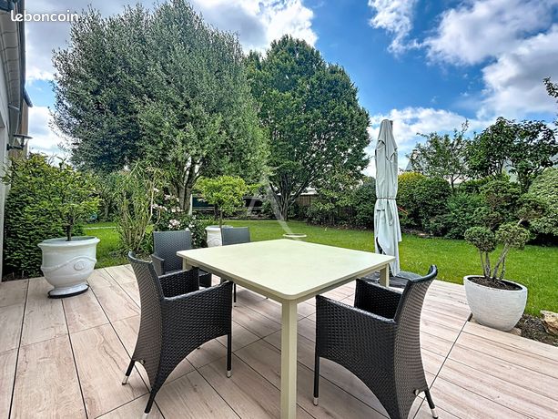 Maison 8 pièces 270 m² — 9