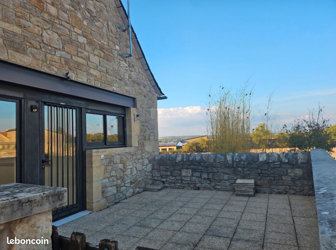 Appartement 5 pièces 95 m² · à Laissac-Sévérac l'Église · 95 m² · 800 €/mois