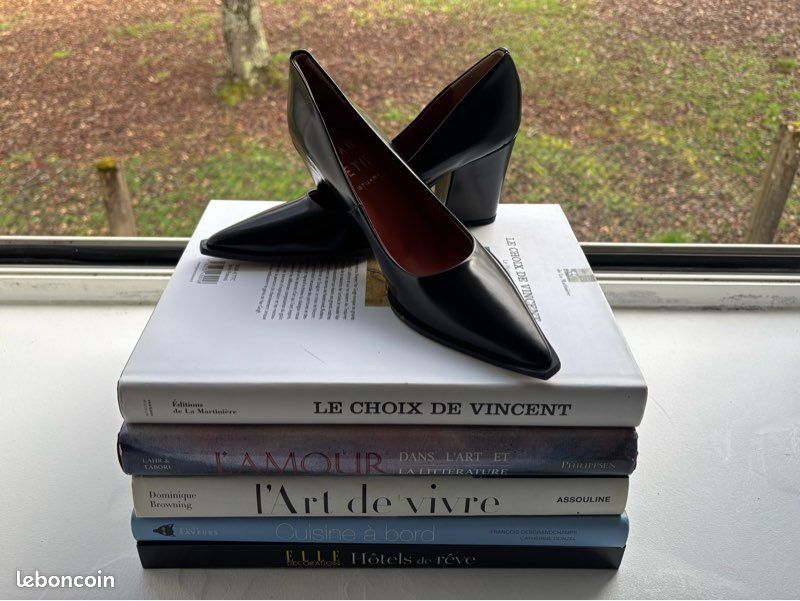 Escarpins ELIZABETH STUART En Cuir Beige - Taille 36.5, Occasion En Bon état