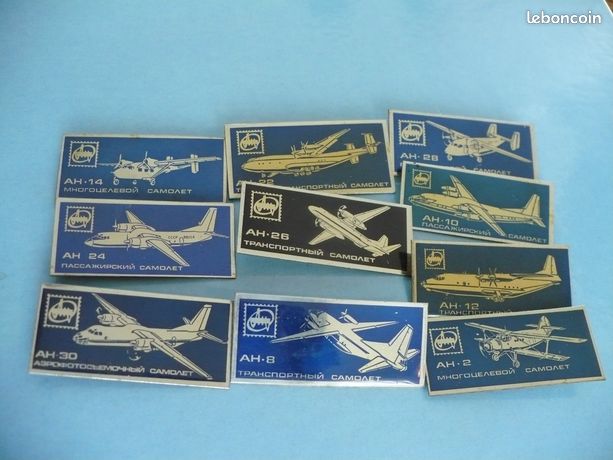 Lot De 70 Pins Badges Avions Et Hélicoptères Aviation Soviétique - URSS/Ukraine, Occasion