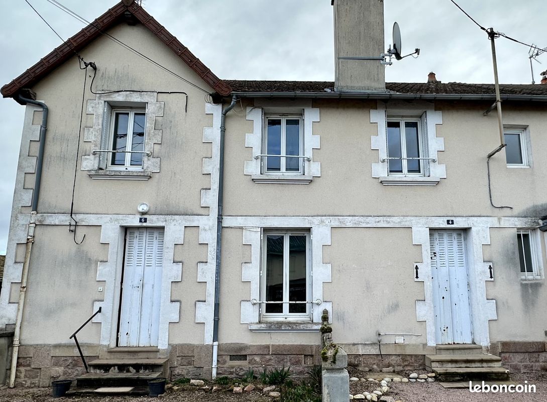 Maison 8 pièces 161 m² · à Lapalisse · 161 m² · 98 440 €