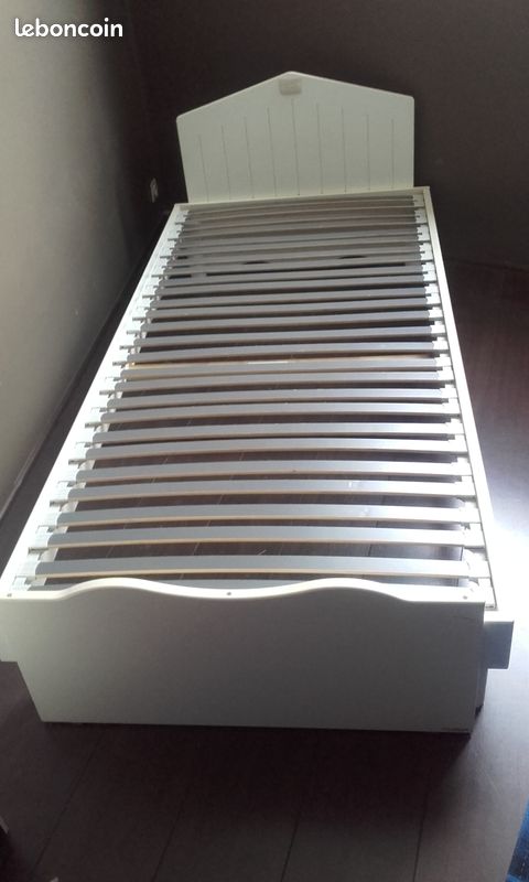 Lit 1 place (image 1)