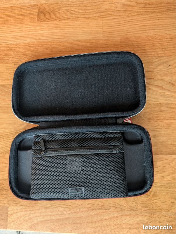 Pochette Nintendo Switch (image 1)