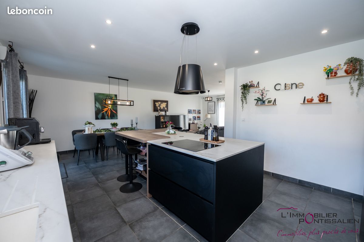 Maison 6 pièces 152 m² · à Mouthe · 152 m² · 468 000 €