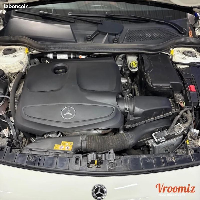 Mercedes Classe Gla (2) 180 SENSATION 7G-DCT - CAMERA/CARPLAY/CLIM/BOITE AUTO/GPS - GARANTIE 3MOIS (image 30)