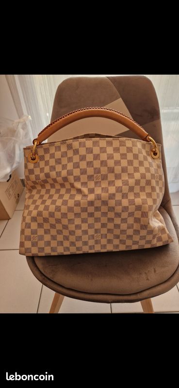 Sac Louis vuitton artsy Accessoires Bagagerie