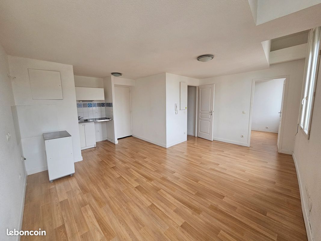 🧑🏼🤝🧑🏼🌈T2 Nansouty très lumineux 😍 - Bordeaux 33800 -Sud (image principale 0)