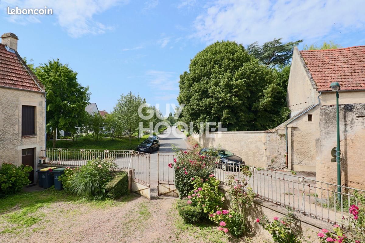 Maison 10 pièces 236 m² · à Mathieu · 236 m² · 549 670 €