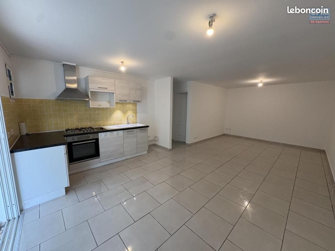 Appartement 3 pièces 57 m² · à Sainte-Suzanne · 57 m² · 870 €/mois
