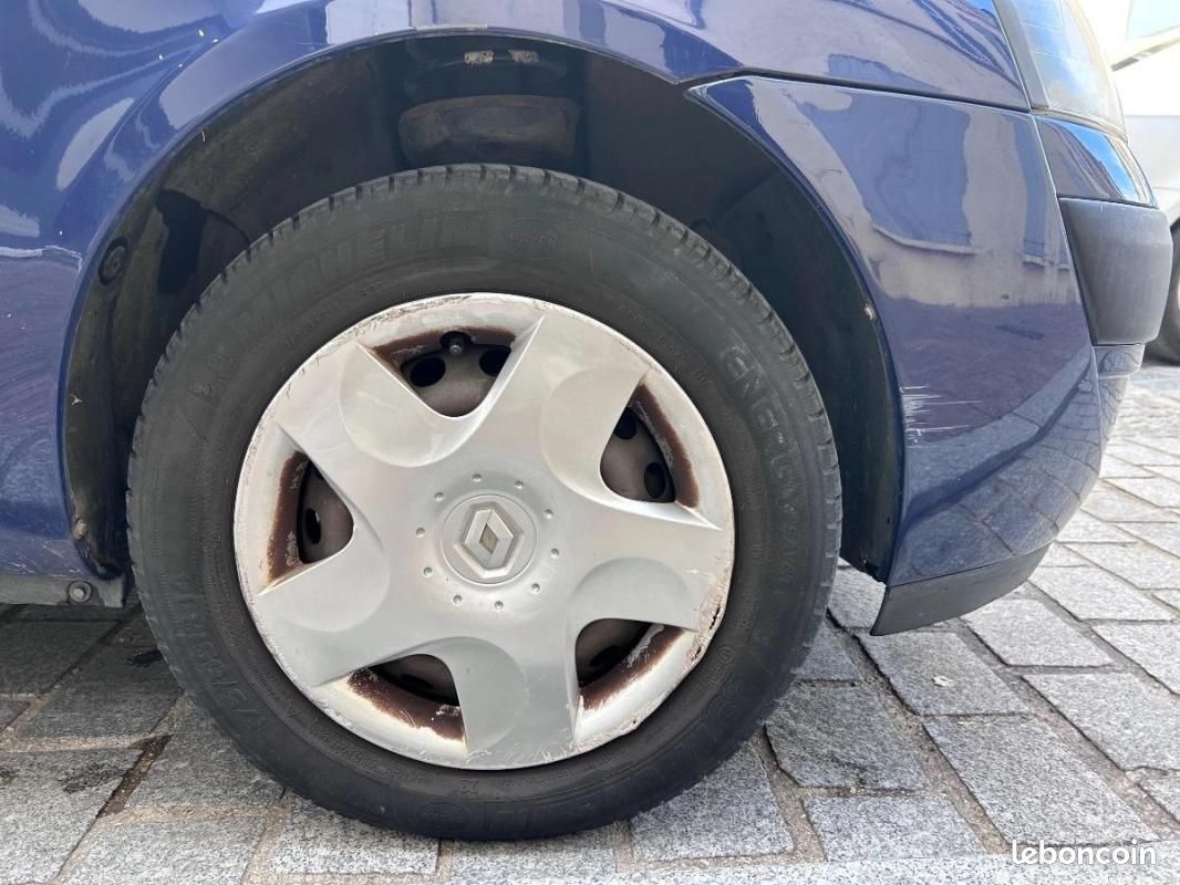 Renault Clio 1.2 60 AUTHENTIQUE (image 38)