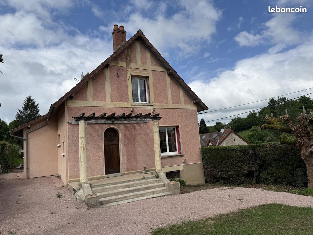 Maison 4 pièces 106 m² · à Bert · 106 m² · 137 000 €