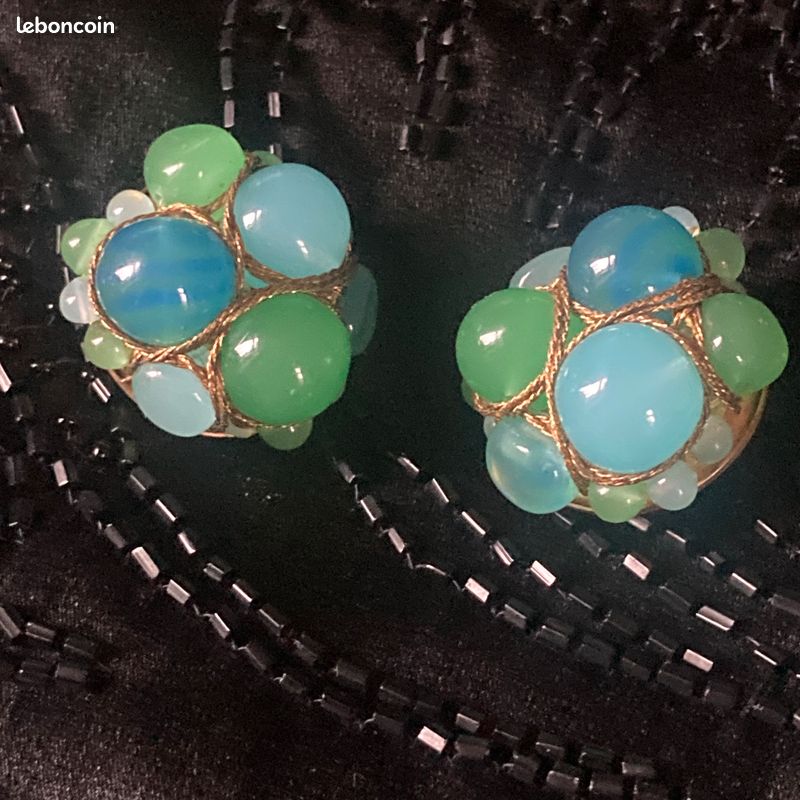 LOT DE MAGNIFIQUES Clips Et Boucles D'oreilles De Créateur A