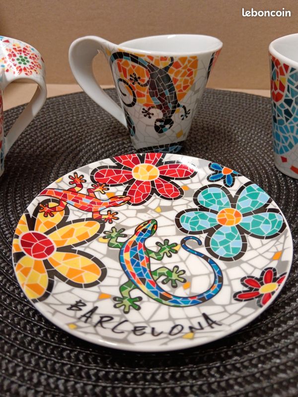 Vend trio de trois jolies tasses mosaïques barcelona gandi (neuf) (image 2)