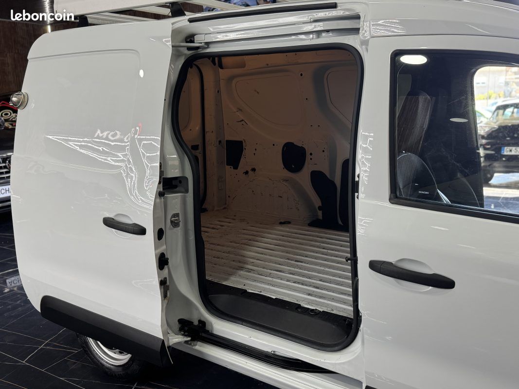 Renault express 1.5 blue dci 95ch confort 22 2022 tva recuperable (image 21)