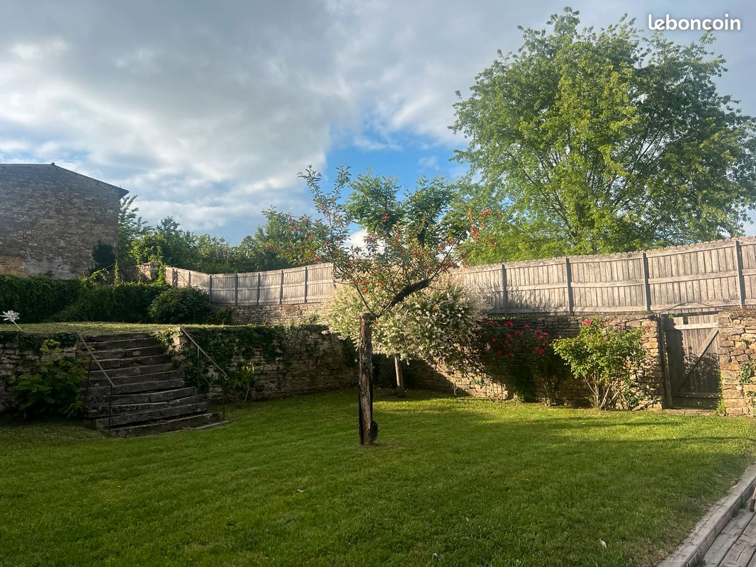 Maison 9 pièces 319 m² · à Vesoul · 319 m² · 399 000 €