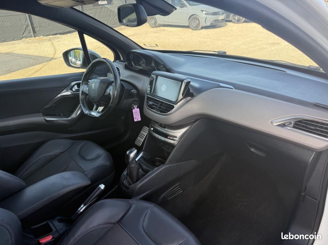 Peugeot 208 1.6 e-HDi 92cv XY Toit Panoramique (image 12)