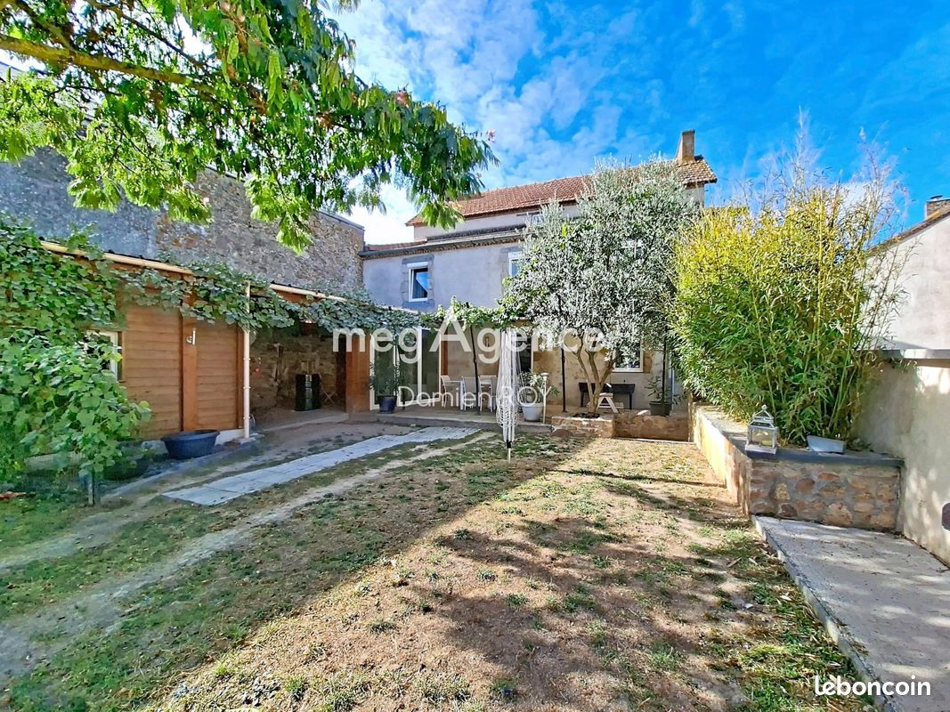 Maison 6 pièces 180 m² · à Bressuire · 180 m² · 219 000 €