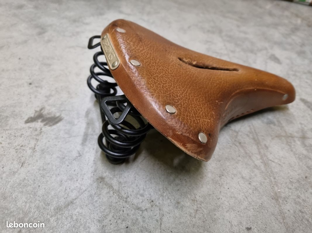Selle brooks cuir marron ressorts + 2 pneus marrons neufs en 26 - Équipements vélos