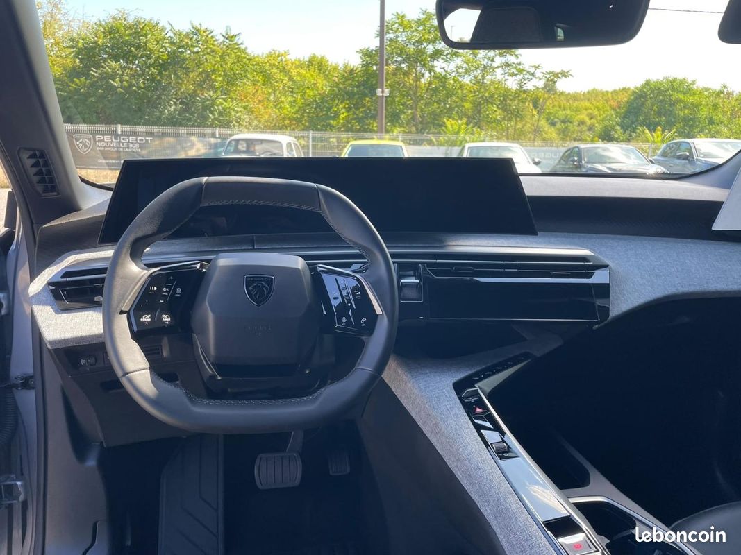 Peugeot 5008 Hybrid 145ch Allure e-DCS6 (image 27)